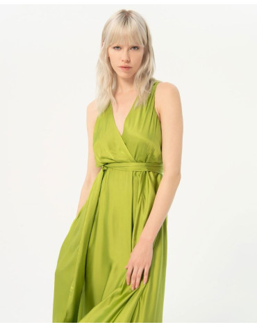 SURKANA Μακρύ φόρεμα με σταυρωτή λαιμόκοψη και ζώνη.  SURKANA Μακρύ φόρεμα με σταυρωτή λαιμόκοψη και ζώνη.