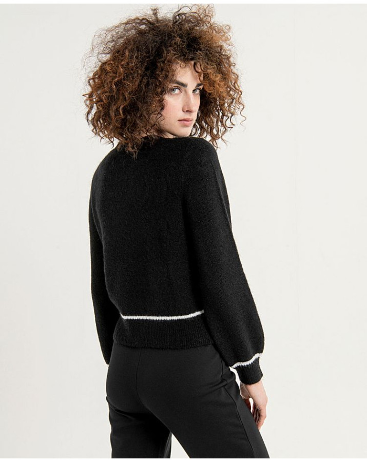 Κοντό πουλόβερ με φουσκωμένο box sleeve λαιμόκοψη Μαύρο 553SAIS234 SURKANA