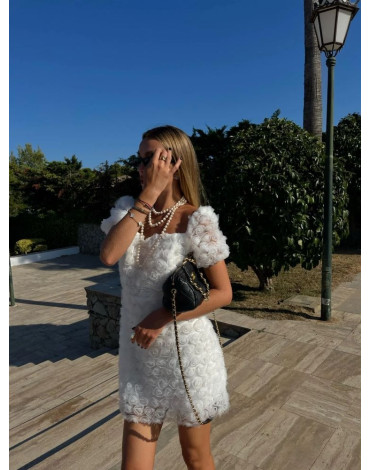 GLAMOROUS GC1033  Καλοκαιρινό 3D-Floral Skater Mini-Dress -Λευκό GLAMOROUS GC1033  Καλοκαιρινό 3D-Floral Skater Mini-Dress -Λευκό