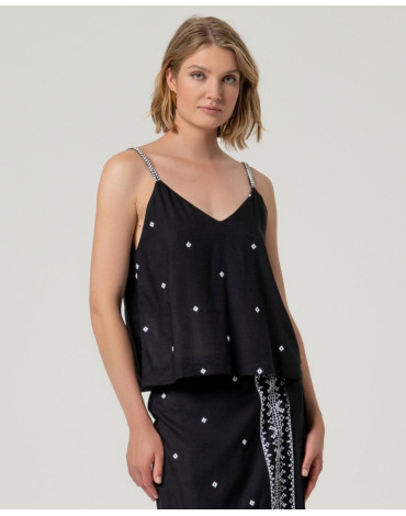 SURKANA Τοπ με τιράντες, V ντεκολτέ και ίσιο κόψιμο. Μονόχρωμο σχέδιο με διακριτικές κεντημένες λεπτομέρειες. UTEM023