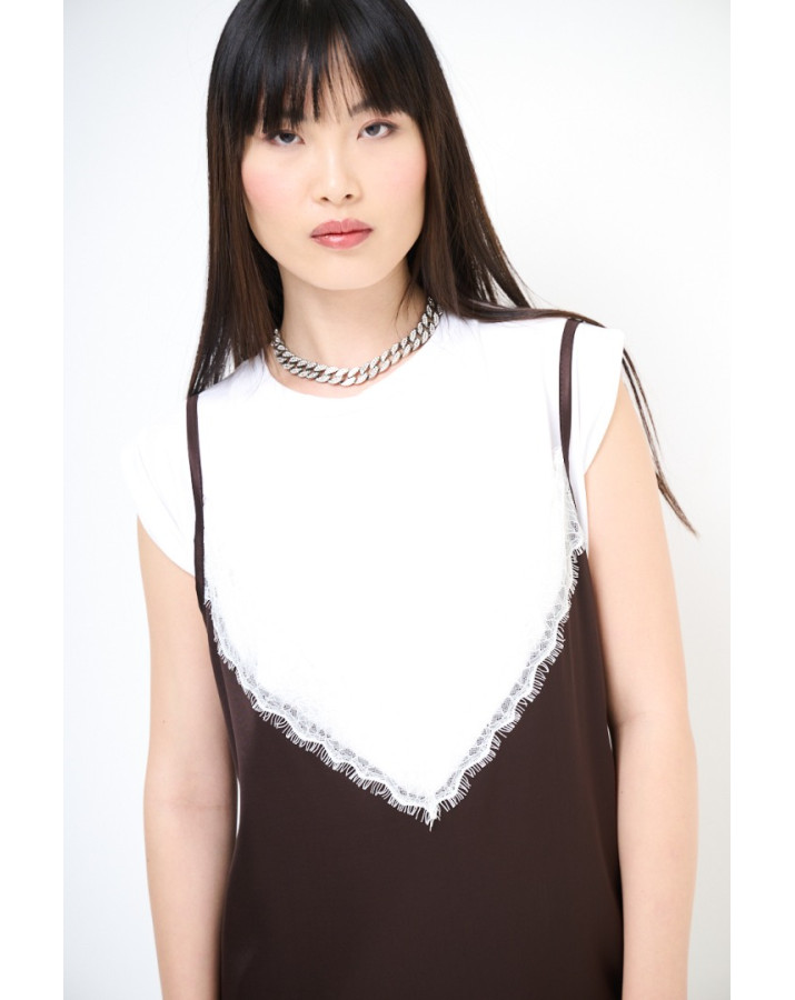 KIKISIX ΑΣΠΡΗ ΜΠΛΟΥΖΑ ΜΕ ΜΑΥΡΟ ΦΟΡΕΜΑ ΣΑΤΕΝ ΚΑΙ ΔΑΝΤΕΛΑ KXAB2014BLK