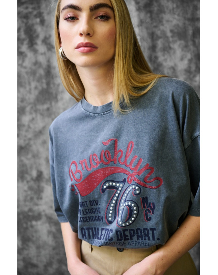 KIKISIX ΚΟΝΤΟΜΑΝΙΚΗ ΜΠΛΟΥΖΑ ΜΕ ΣΤΑΜΠΑ "BROOKLYN" KXTS2121GRY