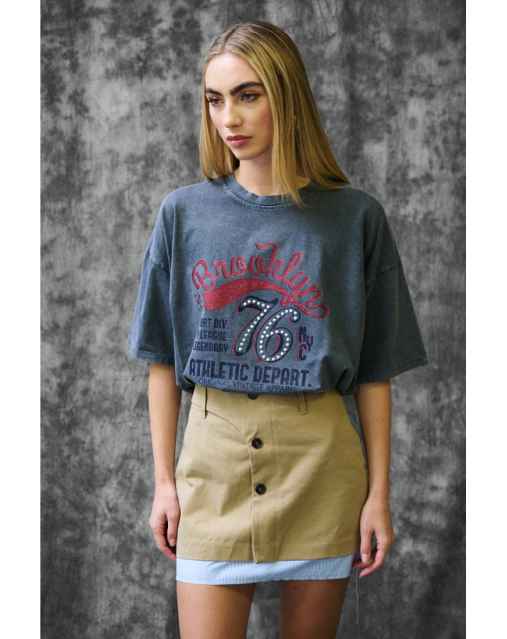 KIKISIX ΚΟΝΤΟΜΑΝΙΚΗ ΜΠΛΟΥΖΑ ΜΕ ΣΤΑΜΠΑ "BROOKLYN" KXTS2121GRY