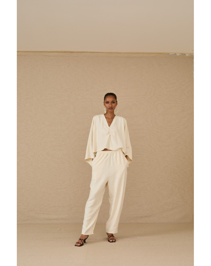 SOUVENIR ΜΠΛΟΥΖΑ ME ΦΑΡΔΥΑ ΜΑΝΙΚΙΑ ΚΑΙ ΣΤΡΙΦΩΜΑ ΜΠΡΟΣΤΑ ΣΤΗ V ΛΑΙΜΟΚΟΨΗ S39M0305